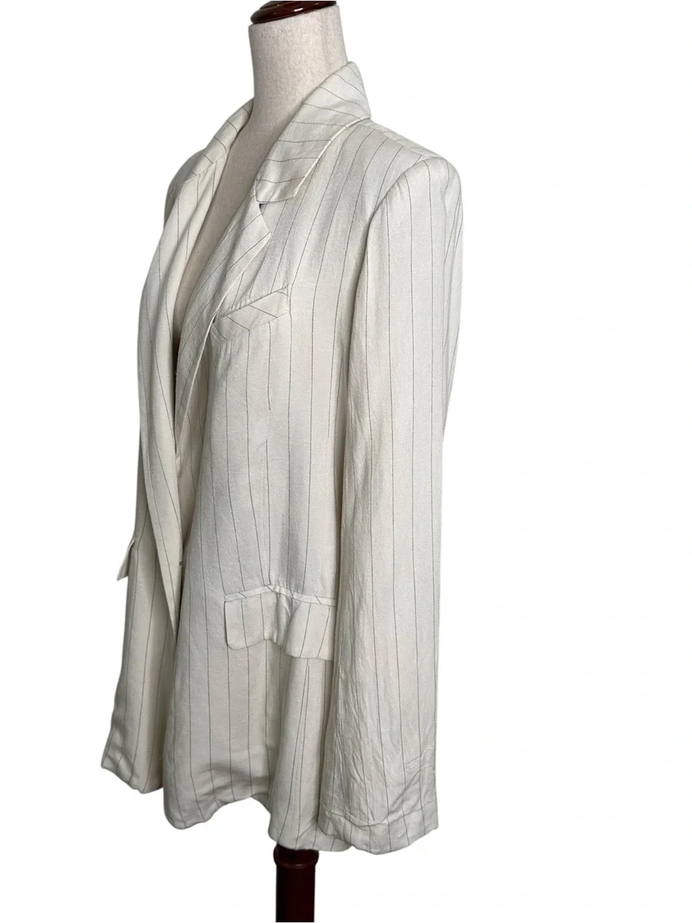 Free People Light Beige Linen blend pinstripe Blazer. Lagenlook. Relaxed fit. S